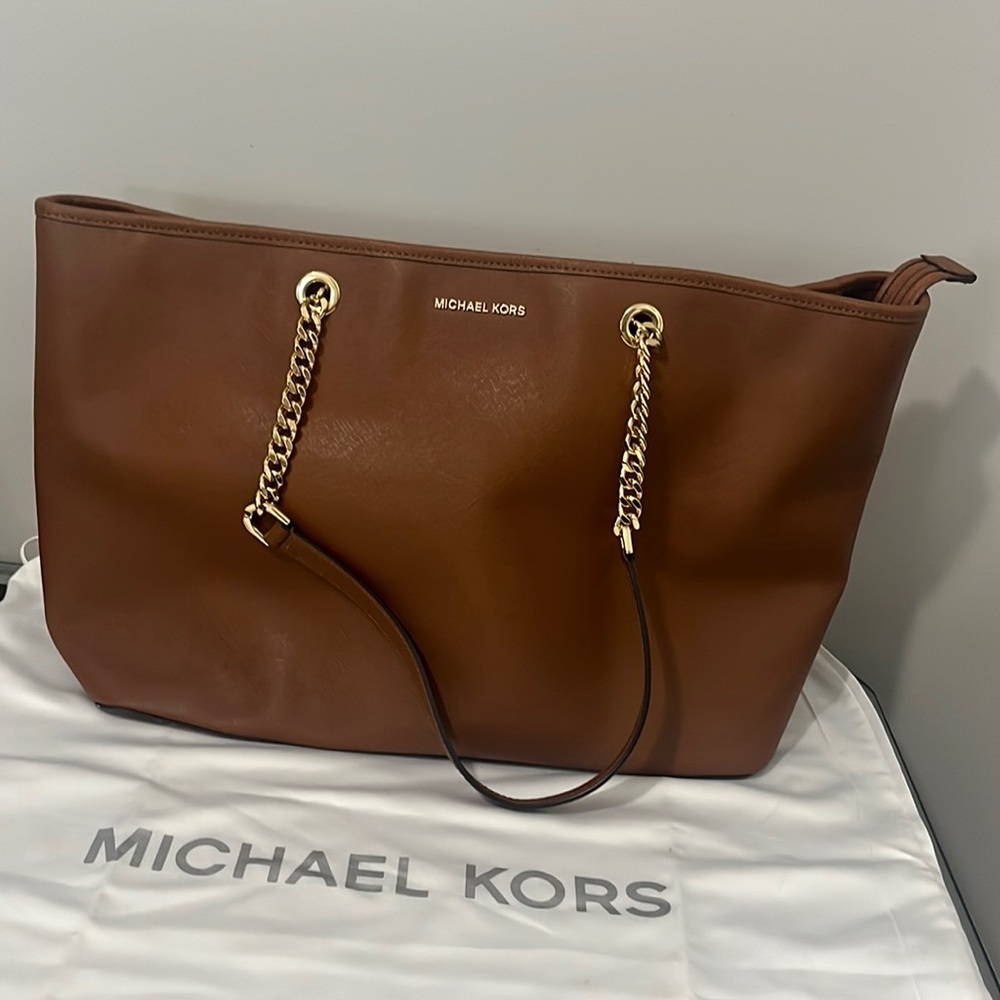 Micheal kors camel tote bag